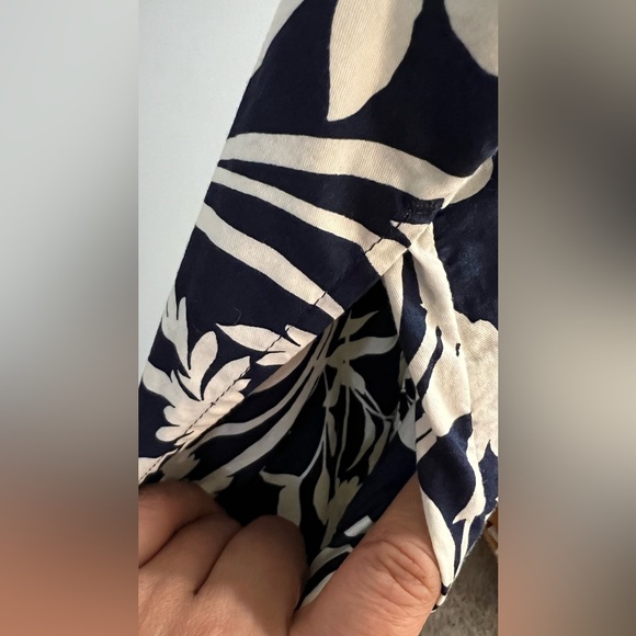 Floral Black and‎ White Dress - Picture 5 of 7